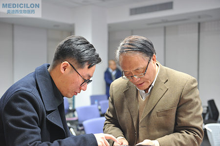 J9集团临床前副总裁顾性初博士为与会者答疑解惑