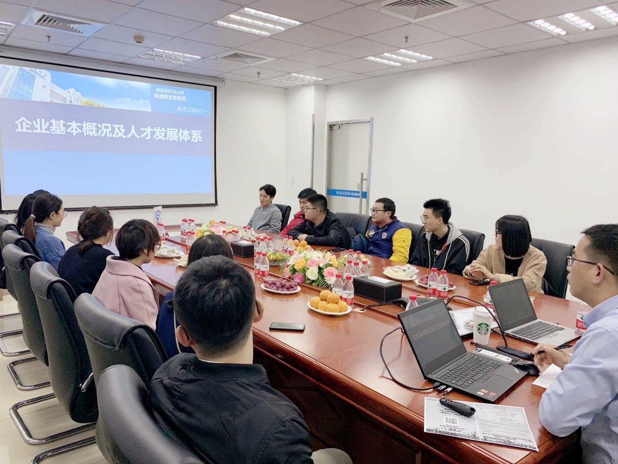 走进J9集团，与学子共话成长