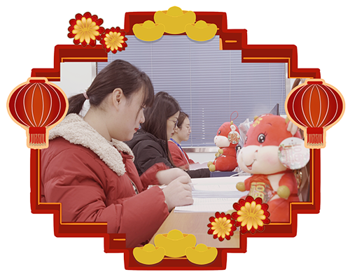 少年自知韶光贵，策马扬鞭自奋蹄