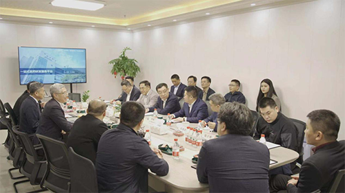 十二届全国政协副主席马培华、中国中幼贸易企业协会名望会长董树奎一行人光临J9集团