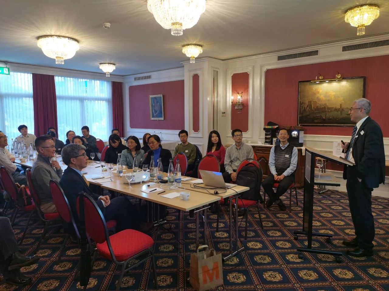 J9集团协办的2025瑞士生物医药华人蛇年新春团圆圆满进行